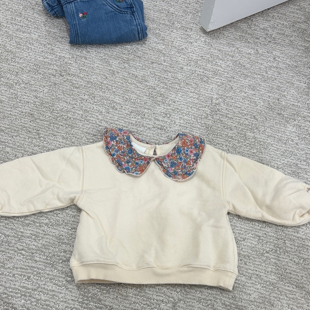 Zara Cream Sweatshirt with Floral Peter Pan Collar